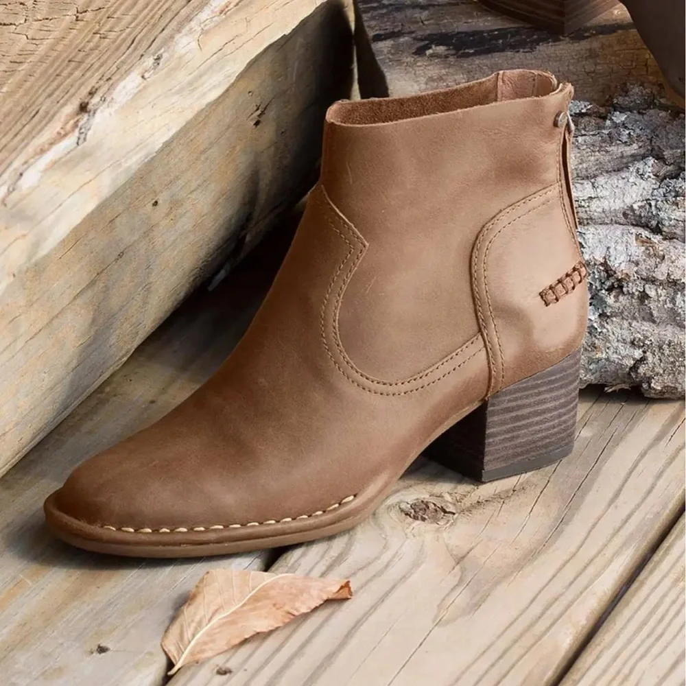 UGG Bandera Ankle Boot